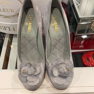 chanel baby blue suede pump with rose detail